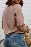 Blusas casuais elegantes de renda sólida vazadas com decote em V (5 cores)