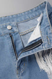 Lässige, schlichte Jeansshorts mit festem Quastenriss und geradem Schnitt
